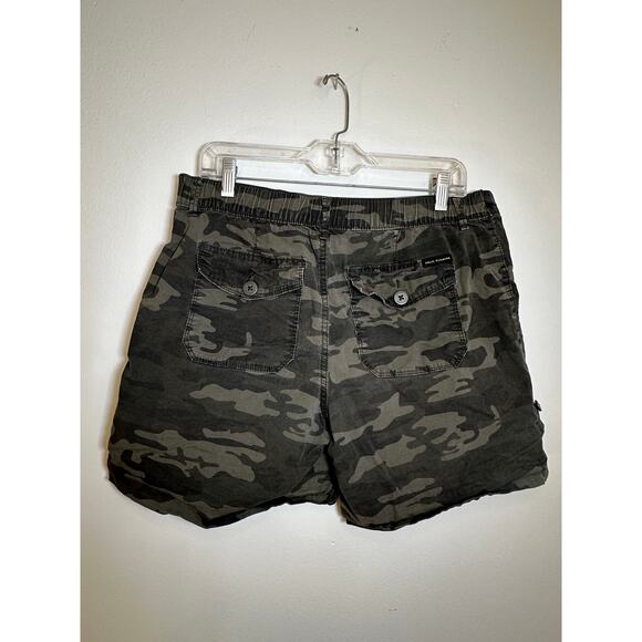 Social Standard by Sanctuary - Green camouflage shorts - Size Large - Picture 5 of 5